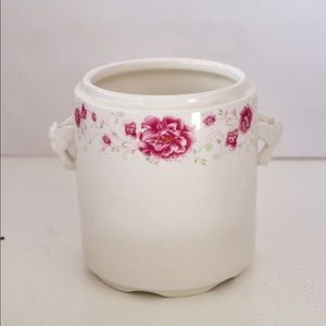 Cheng"s white jade porcelain springtime floral container